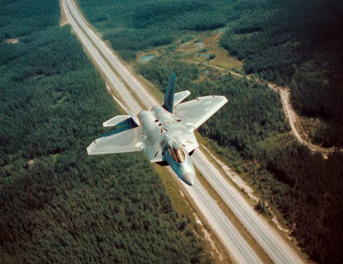 F-22 Raptor: a cockpit that reduces pilot workload