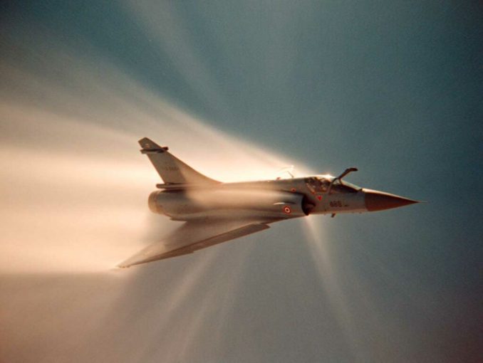 Flying at Mach 1: what a fighter pilot feels