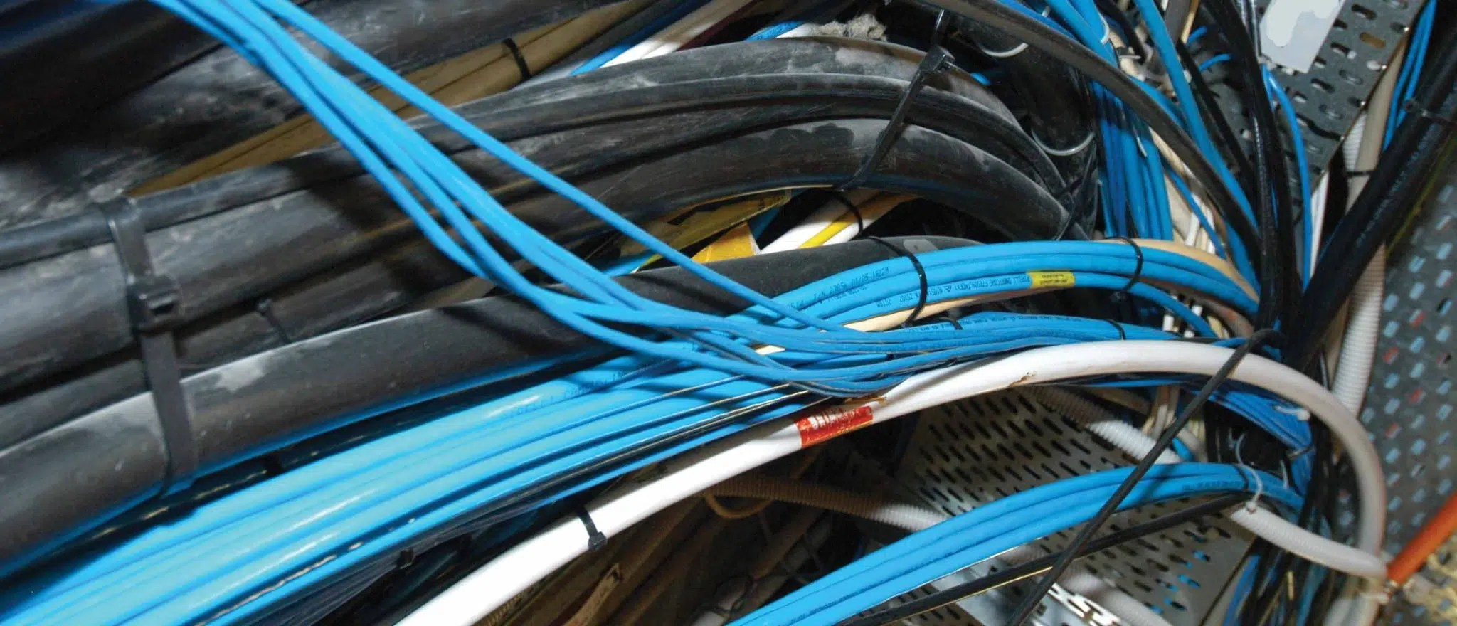 So many cables, so little space - FM Media