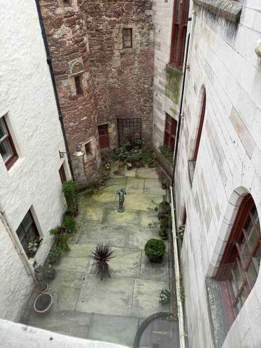 Castle Center, Courtyard