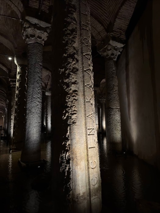 Inscribed column