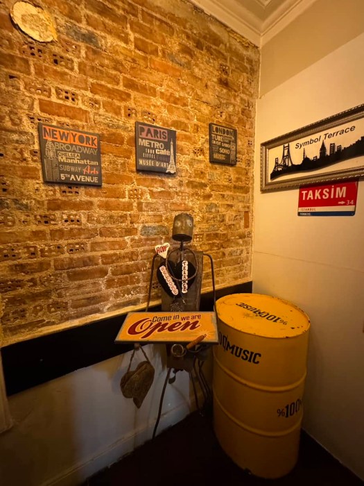 Café memorabilia