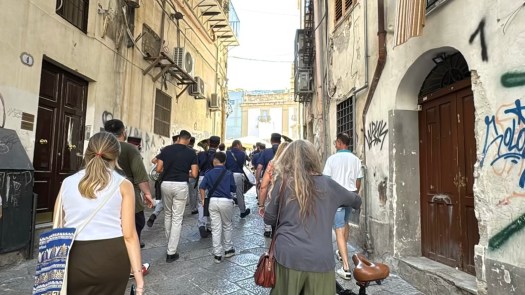 following band