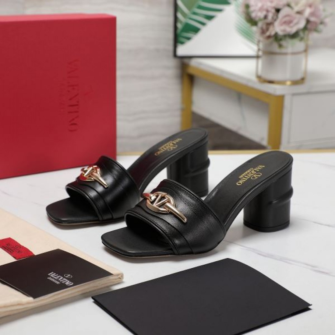 2024SS ロゴが素敵 VALENTINO ヴァレンティノ レディース