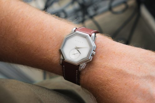 Elegant watches make a comeback bedare