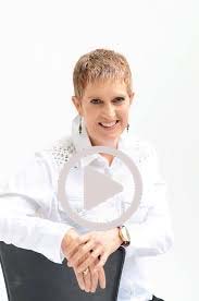Wilna Van Beek & Play Button