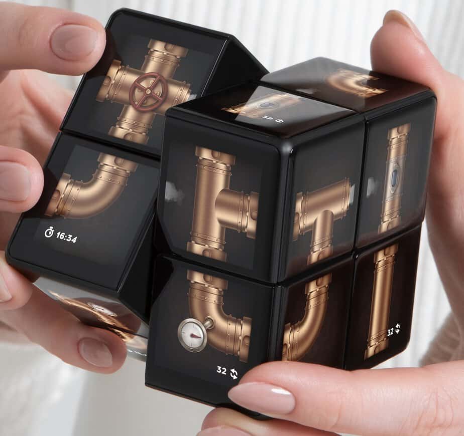 High-Tech Rubik's Cube Wows Attendees at NYCC 2025
