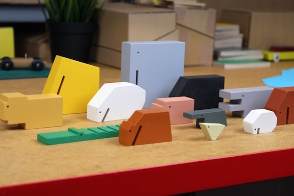 Juguetes De Madera Para Amantes Del Diseno Minimalista Frogx Three