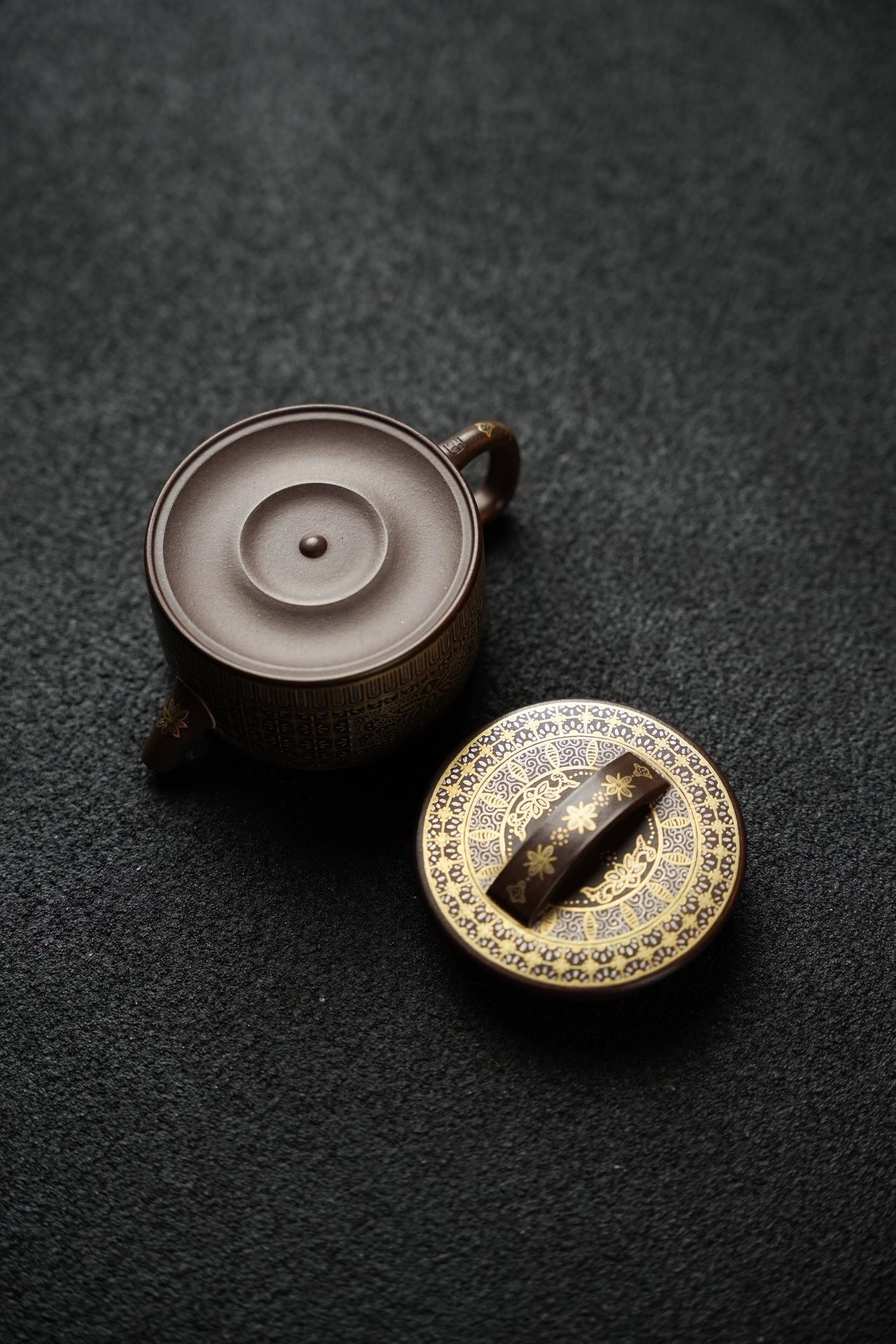 日本常滑燒伊藤成二(甚秋陶苑) 朱嵐絞茶壺[東山堂