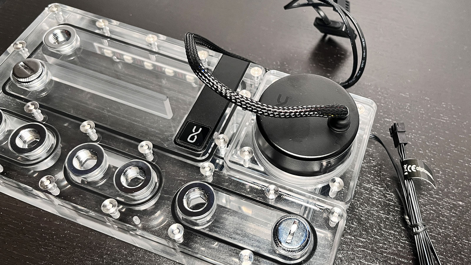 Alphacool Core Distro Plate 240 Left VPP/D5 (inc. APEX VPP pump