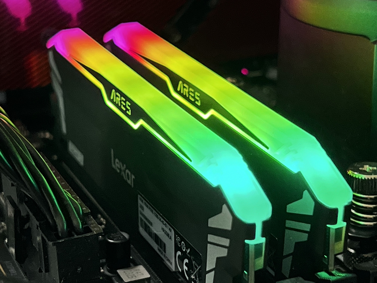 メモリー Lexar ARES RGB DDR5 32GB 7200MHz Lexar® ARES RGB DDR5 Desktop Memory | Lexar