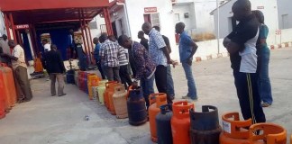 Cooking Gas Prices Soar Past N25,000 For a 12.5 kg Cylinder, Nigerians Turn to Firewood Cooking Gas Prices Soar Past N25,000 For a 12.5 kg Cylinder, Nigerians Turn to Firewood