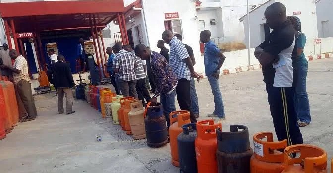 Cooking Gas Prices Soar Past N25,000 For a 12.5 kg Cylinder, Nigerians Turn to Firewood
