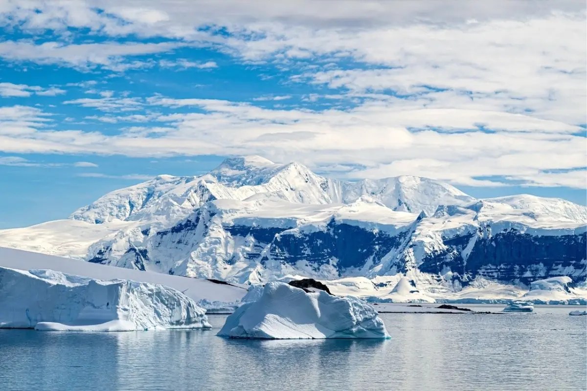 Huge Antarctic Megastructure Found – Could Redefine Lost Continent History! (2026)