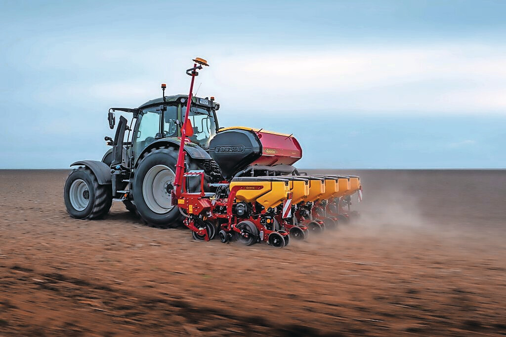 Unveiling Väderstad's Revolutionary Tempo T Maize Planters: A Game-Changer for Farmers (2026)