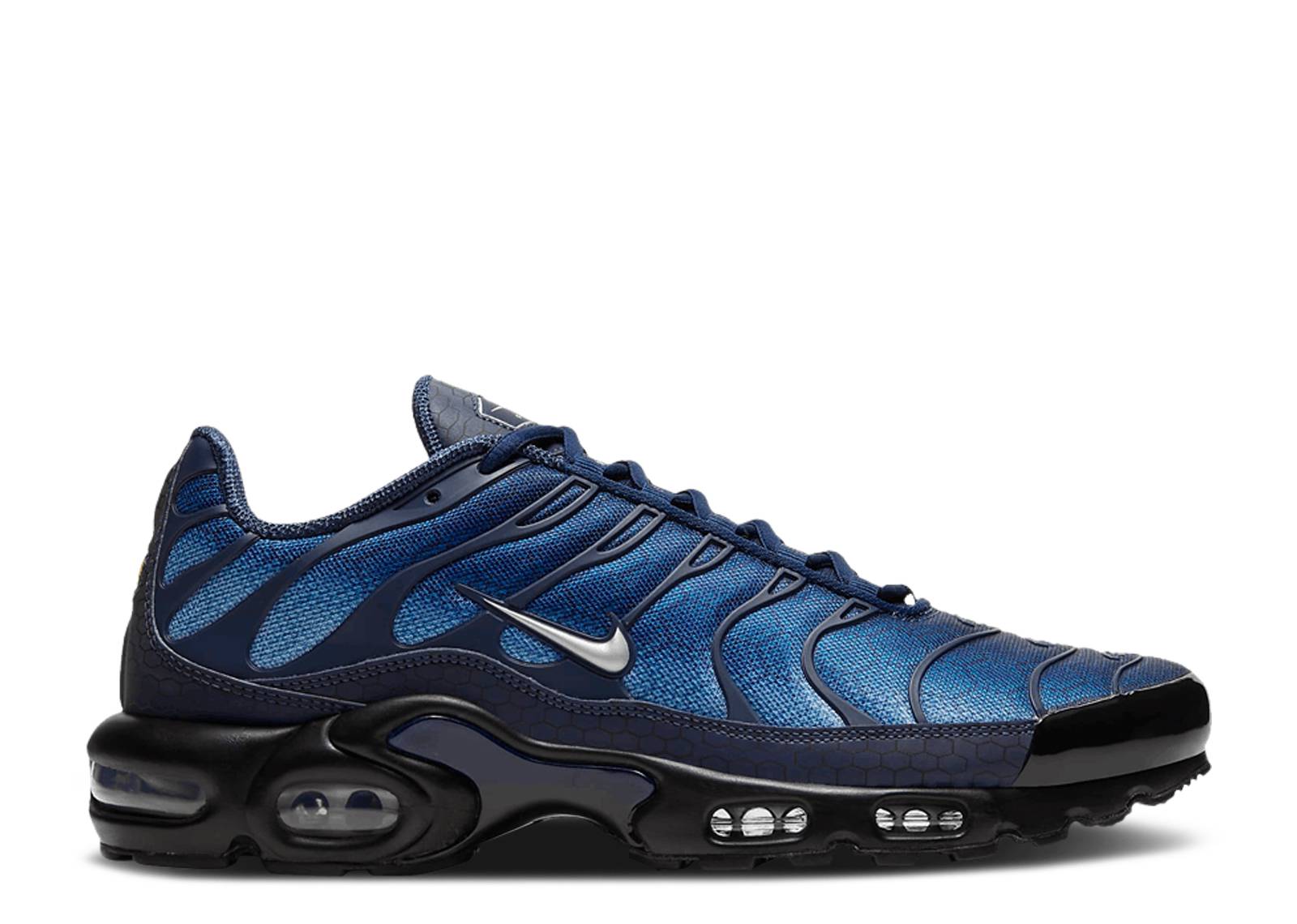 Buy the Nike Nike Air Max Plus in Midnight Navy on Garmspot.com