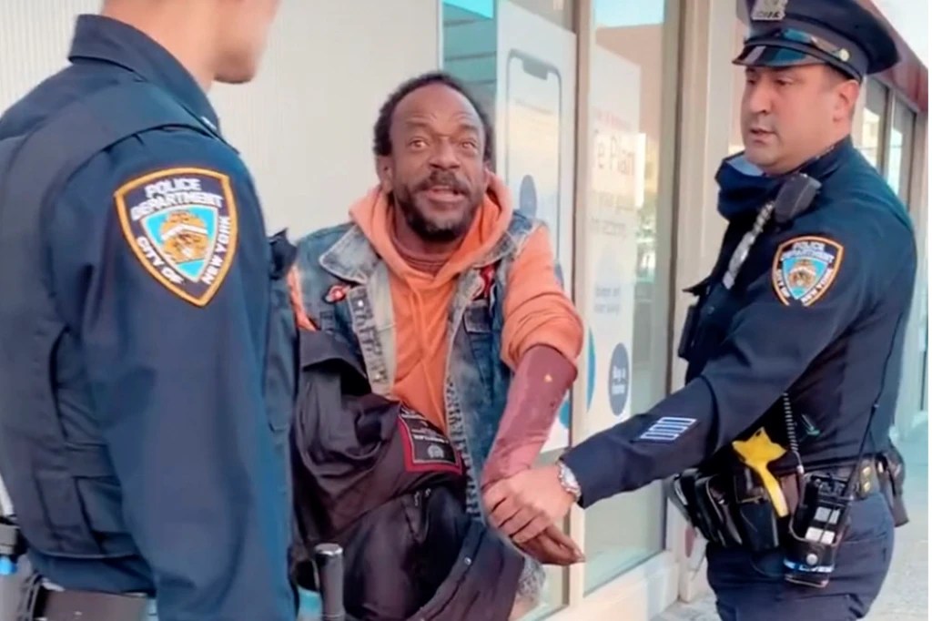 Un american nu mai are voie în mijloacele de transport în comun din New York