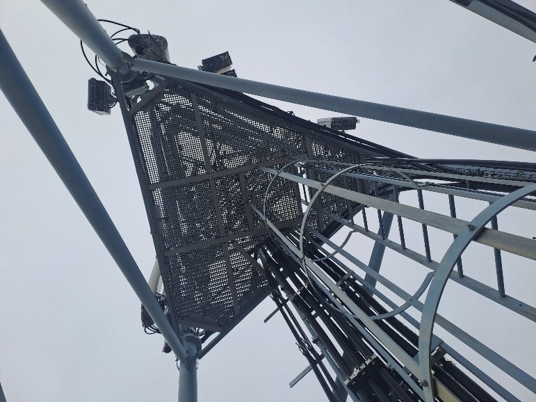 Palier de travail modulable, Magnelis, composite, pylône, plateforme de travail, accès sécurisé, GEOREM