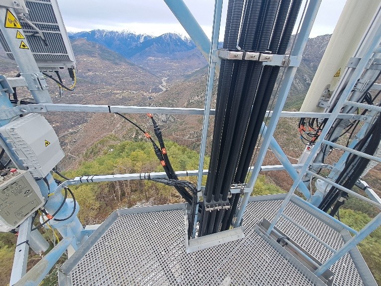 Palier de travail modulable, Magnelis, composite, pylône, plateforme de travail, accès sécurisé, GEOREM