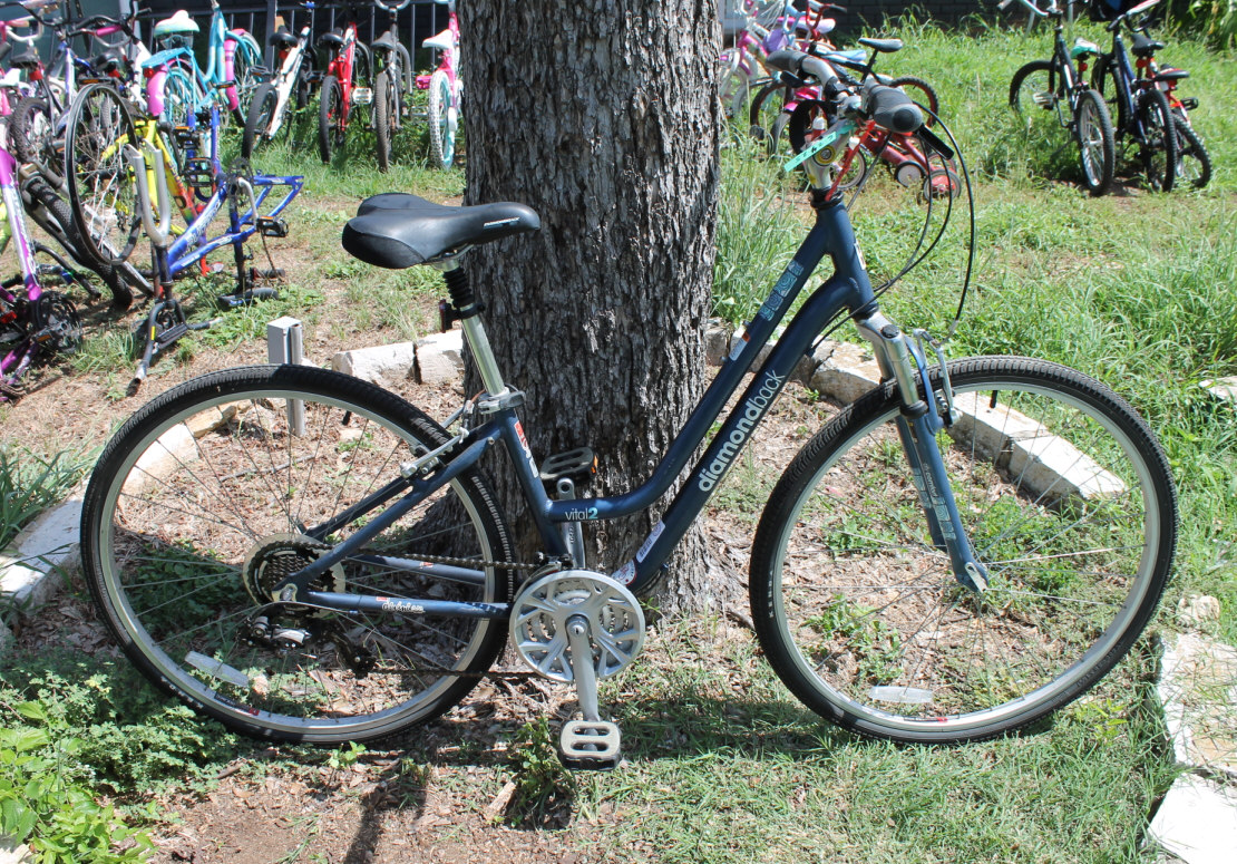 DiamondBack Vital 2 Hybrid Bike - 0114