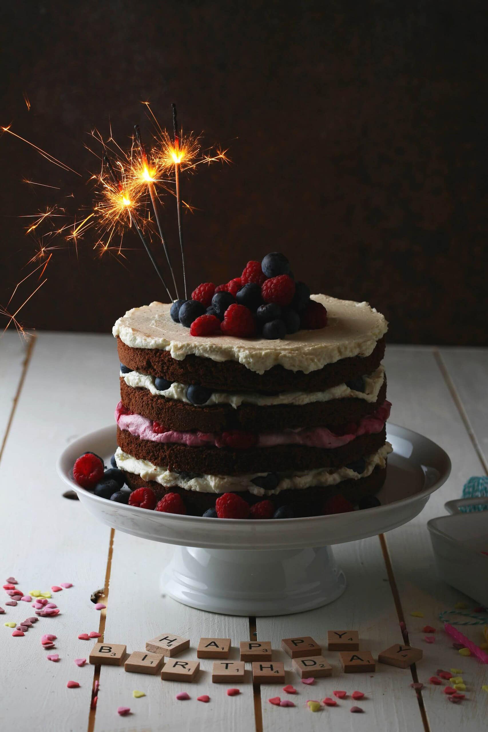 Die hauseigenen breuninger confiserien bieten kuchen, macarons, pralinen & trüffel. Rezept: Geburtstagskuchen von Zartbitter und ZuckersÃ¼ÃŸ