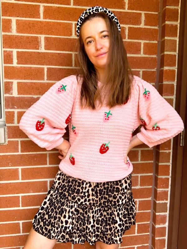 Strawberry sweater zara Outlet