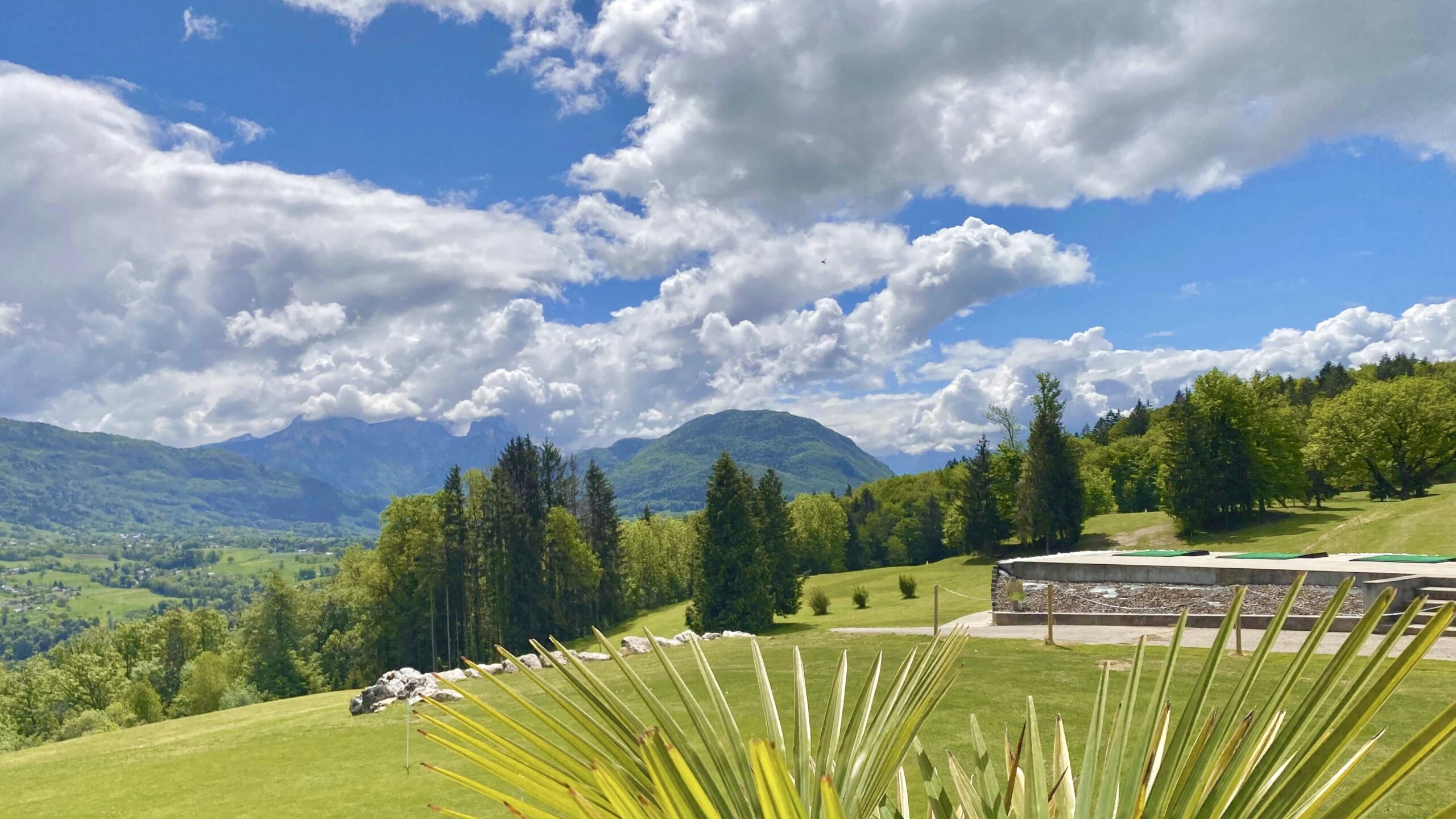Restauration au golf du Belvédère Annecy, vue depuis la terrasse
