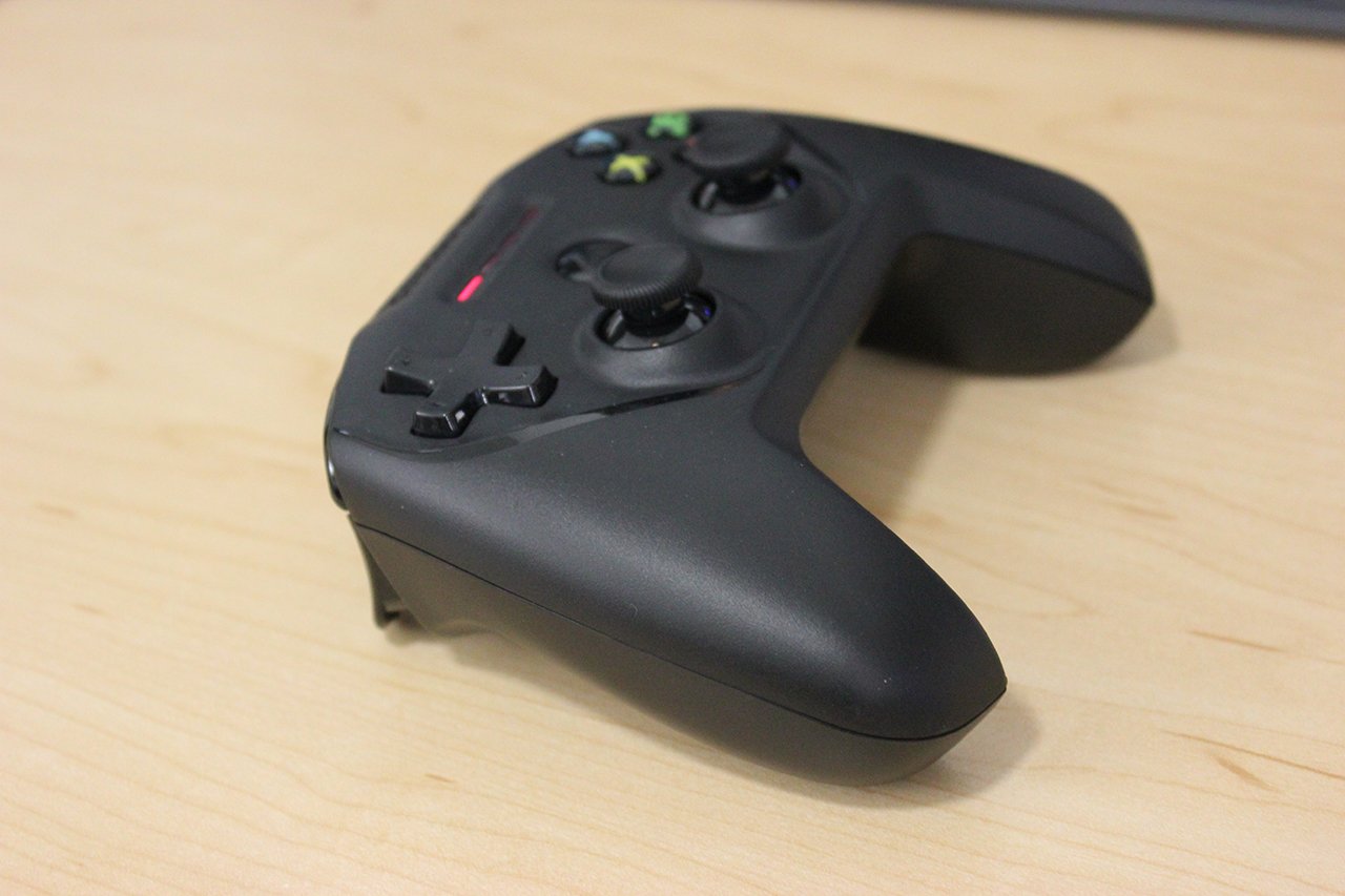 steeleseries NiMBUS コントローラー Amazon.com: SteelSeries Nimbus Bluetooth Mobile Gaming