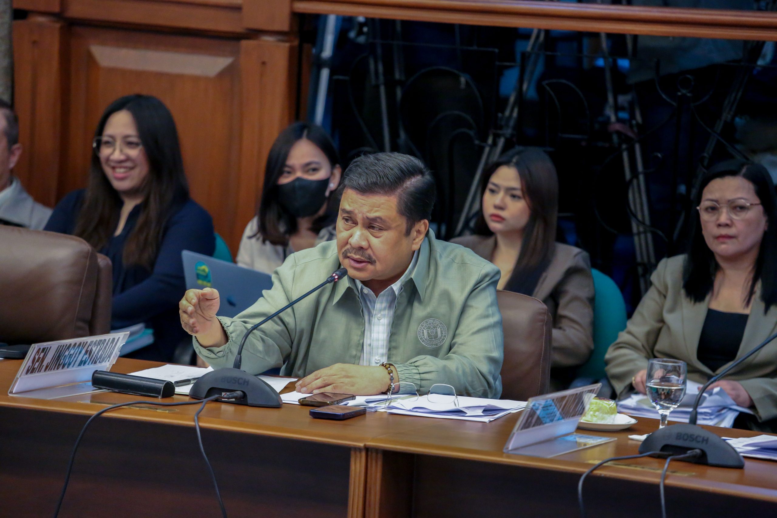 estrada-iginiit-walang-ebidensya-sa-flood-projects1
