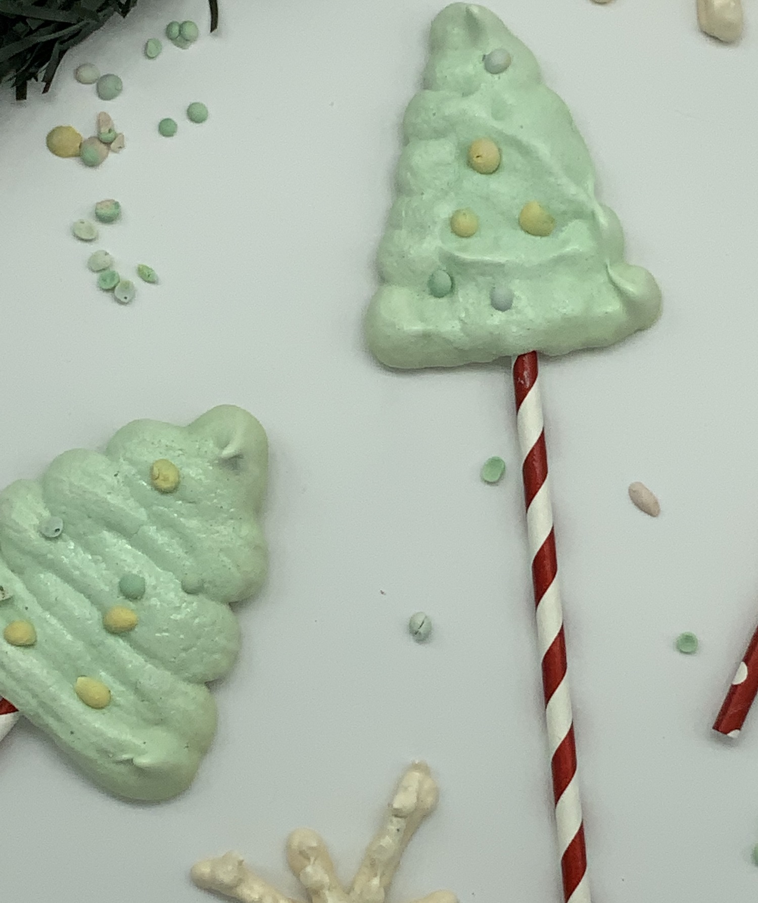 Easy 5 Ingredient Meringue Cookie Pops Grain Free Table