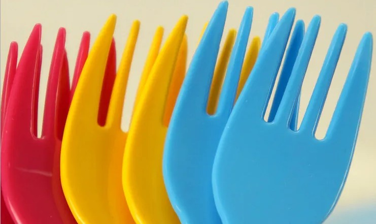 The Plate-Wearing Fork Thrower