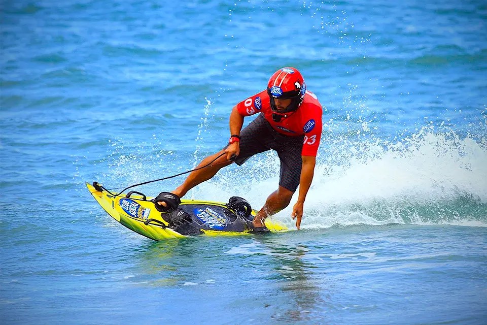 Jet Surf - Board with an Engine Makes Waves Optional ...