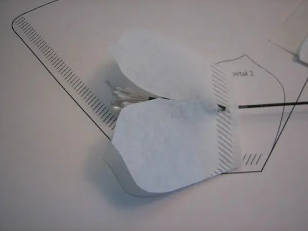 You don't have to invest a fortune to make your home look like new. 13 DIY Coffee Filter Roses with Instructions | Guide Patterns