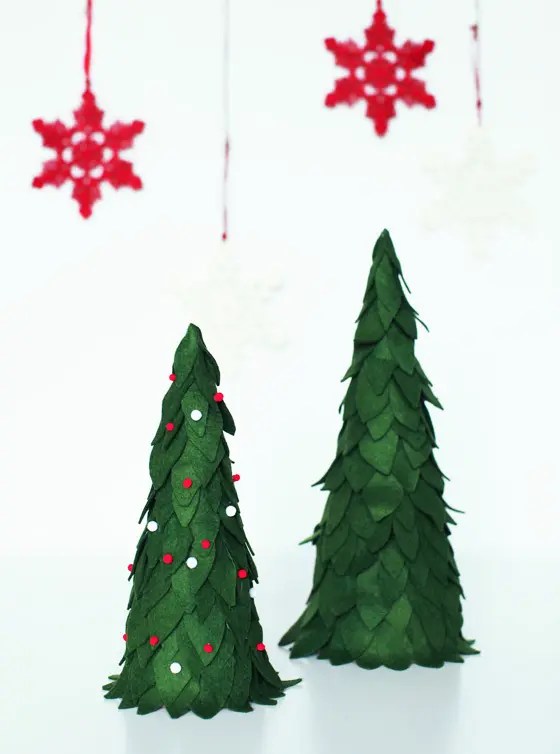 Add some unexpected colors and patterns with your christmas decorations to create fun touches that set the mood for the holidays. 18 Creative Felt Christmas Tree Ideas | Guide Patterns