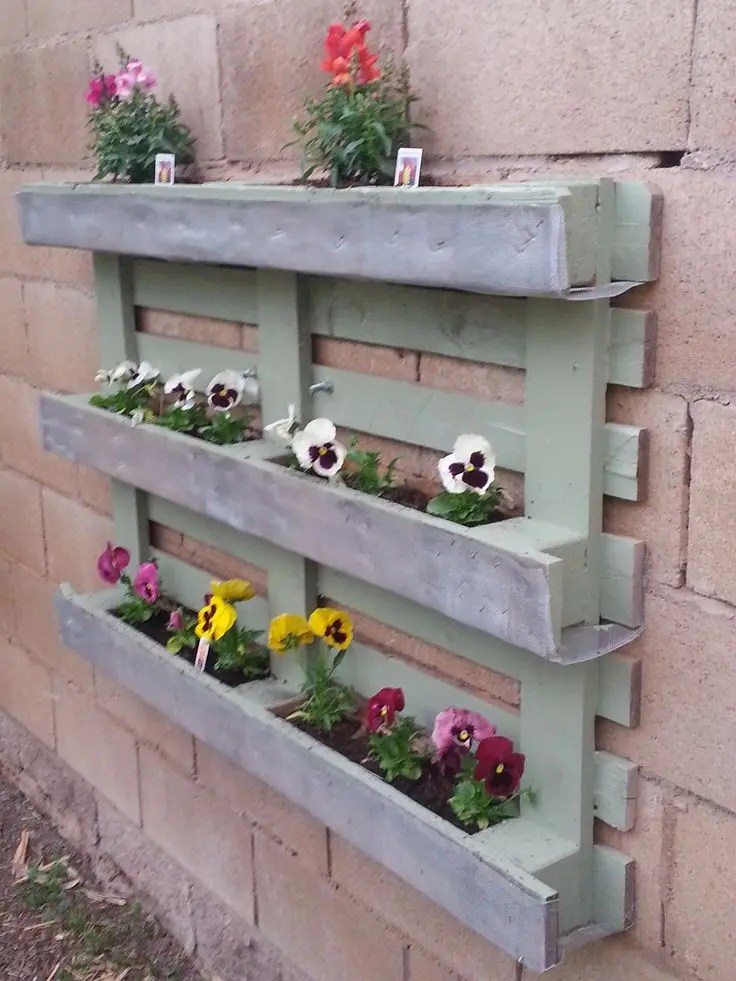 Easy DIY Ideas for Used Wood Pallets | Pallet Wood Projects