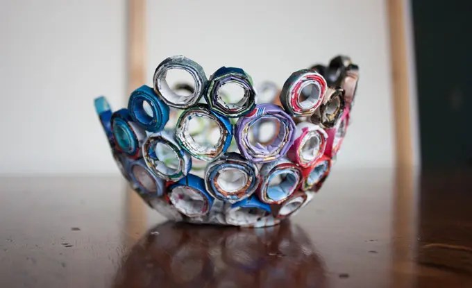 36 Tutorials For Weaving A Basket Out Of Newspaper Guide