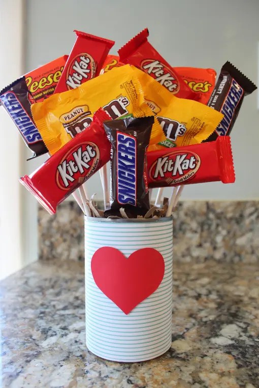 · pour the melted white chocolate into one disposable . How to Make a Candy Bouquet: 57+ DIY Ideas | Guide Patterns