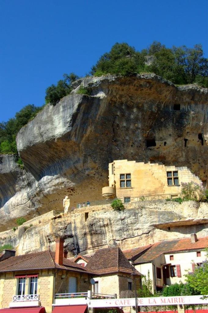 Les Eyzies How A Small Hamlet Became A Capital Musee National De Prehistoire