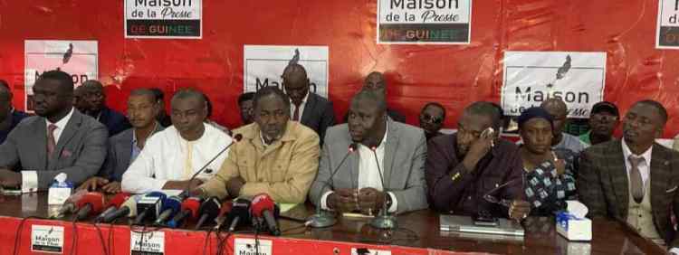 Des acteurs membres de l'Union sacrée des Forces vives lors d'une conférence, mardi 27 août 2024