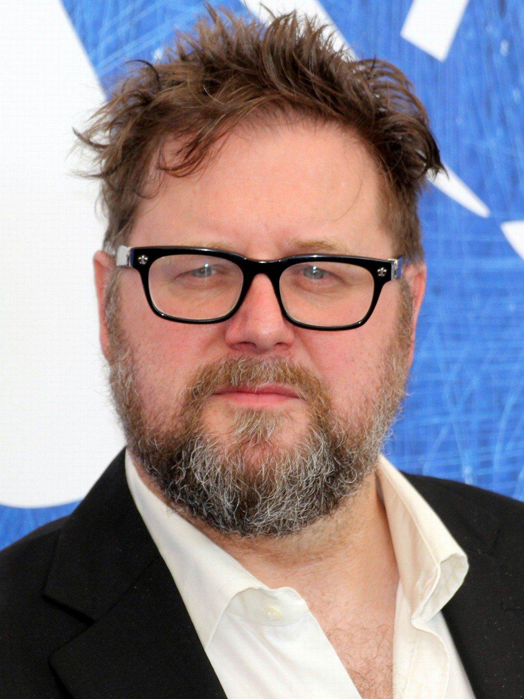 Regisseur Martin Koolhoven heeft een mooie oplossing voor het ‘bioscoop-probleem’: de drive-in cinema!