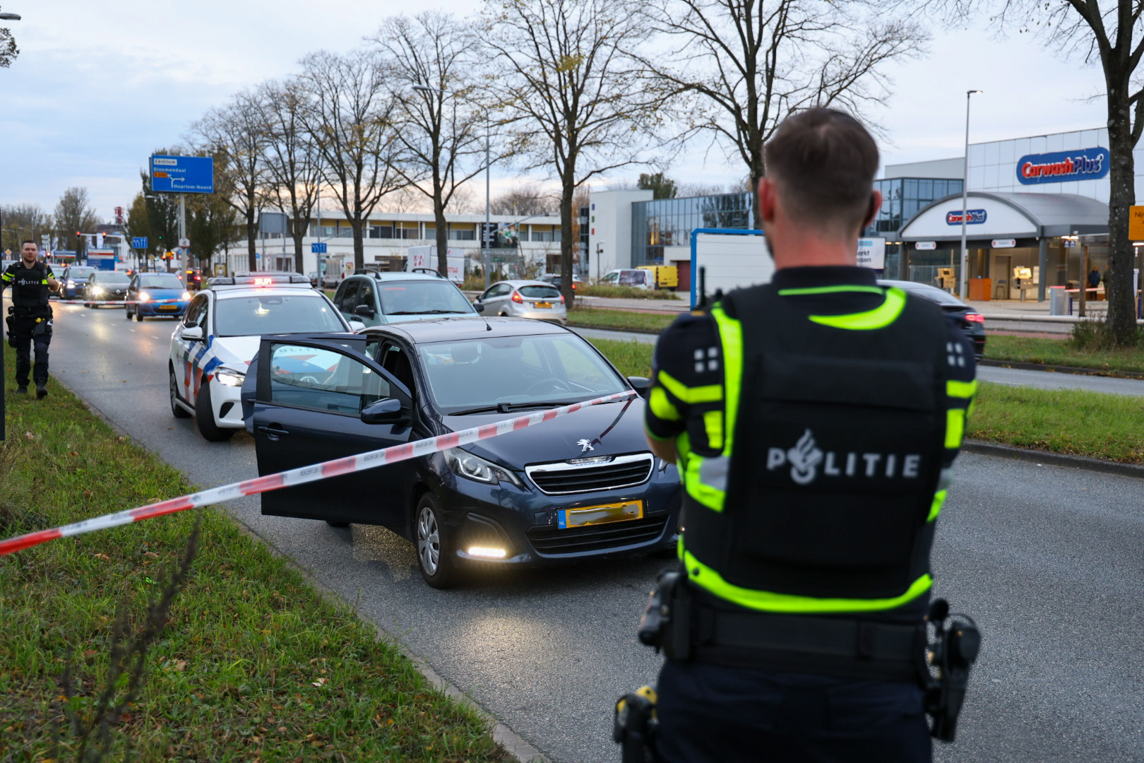 Automobilist beschoten op Tappersweg, dader nog op de vlucht