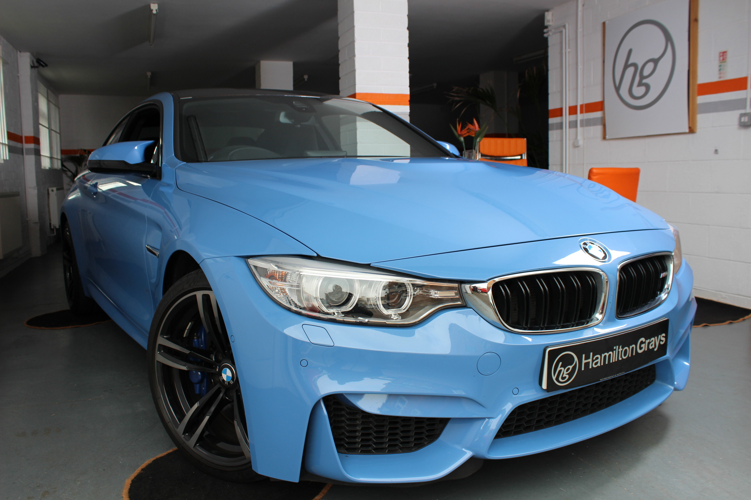 2015 (15) bmw m4 dct 3.0l bi-turbo coupe. 17,000m yas marina blue
