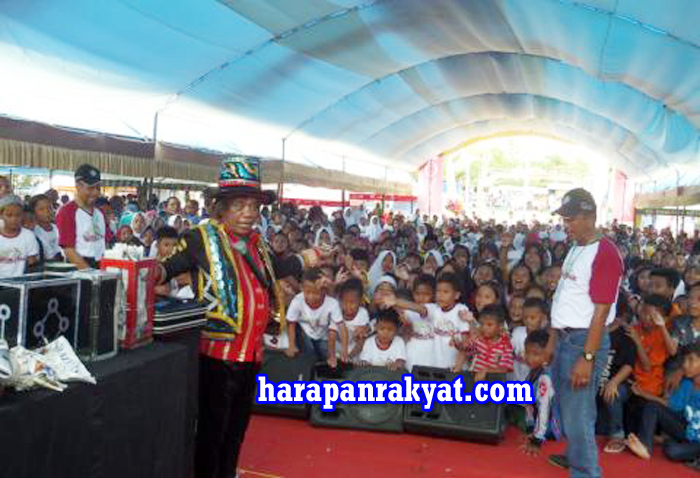 Pesulap &lsquo;Prok Prok.. Tolong Dibantu Ya!&rsquo; Hibur Anak Yatim di Banjar