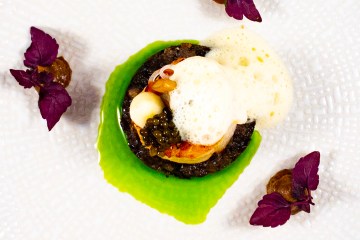 Coquille, duxelles, olijfolieschuim en kaviaar