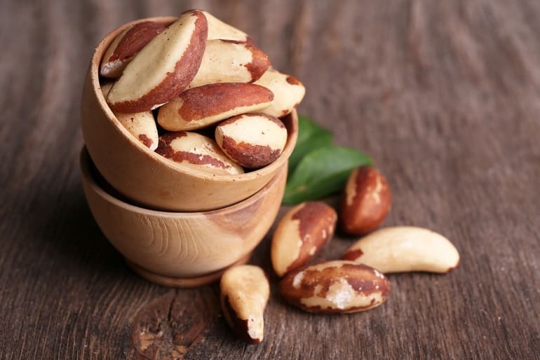थायराइड के मरीज इन नट्स का करें सेवन, आज ही करें अपने डाइट में शामिल - Thyroid patients should consume these nuts, include them in your diet today