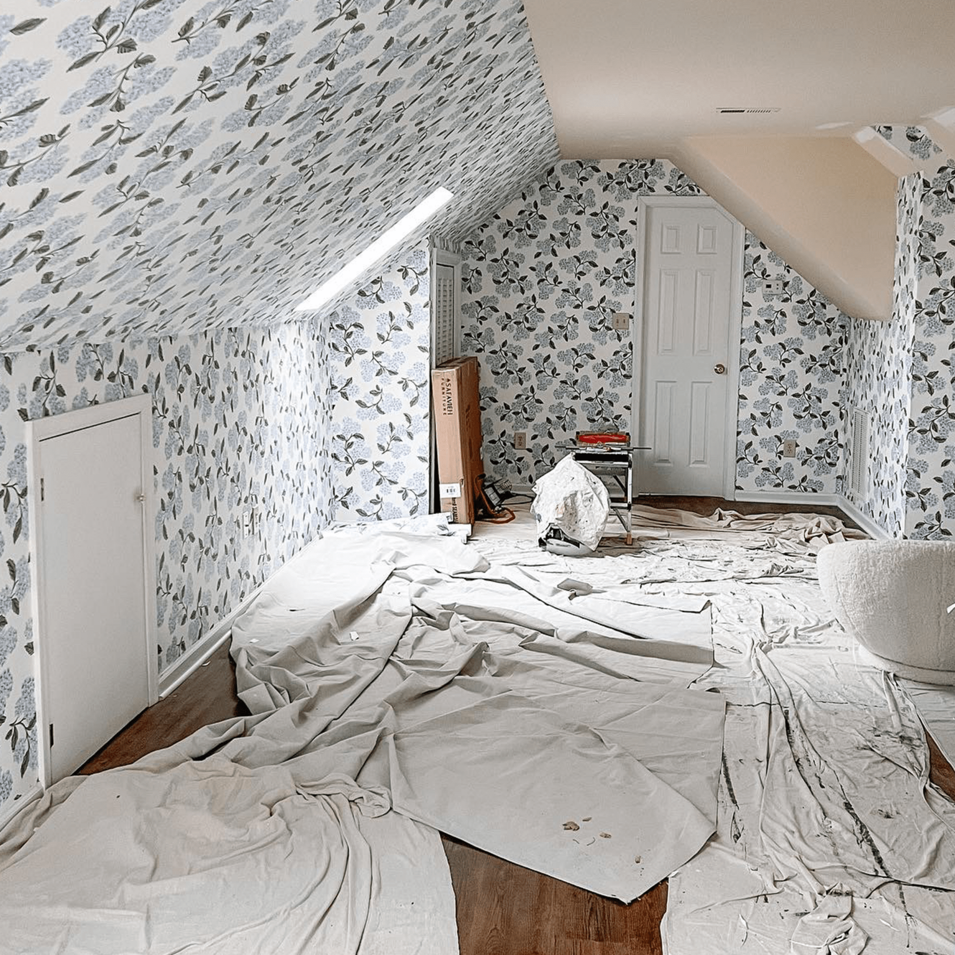 A Wallpaper Update: We Chose Rifle Paper Hydrangea