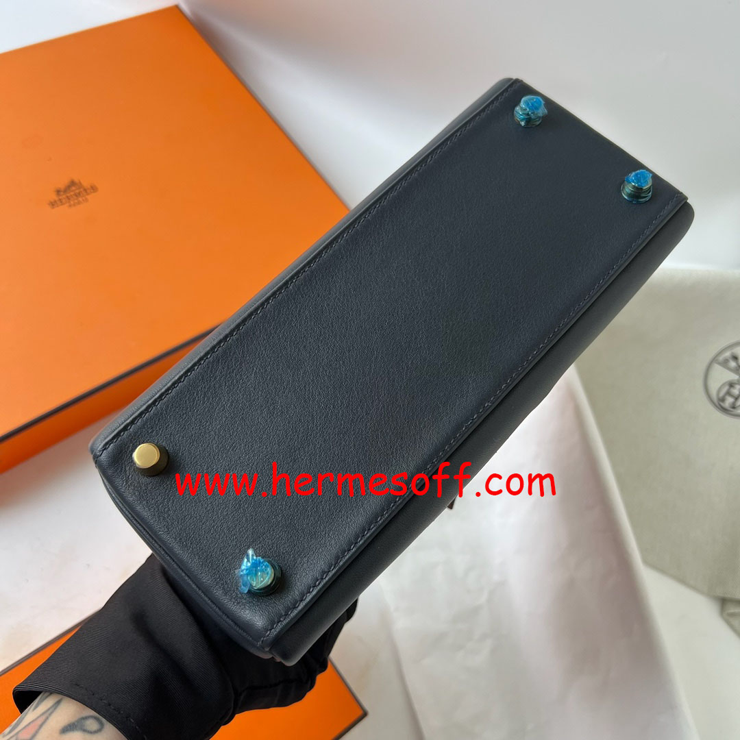 ⭐️値下げ極美品　HERMES ネイビー ゴールド装飾 スカーフ a4817cc508638433daf9ec80ca466d
