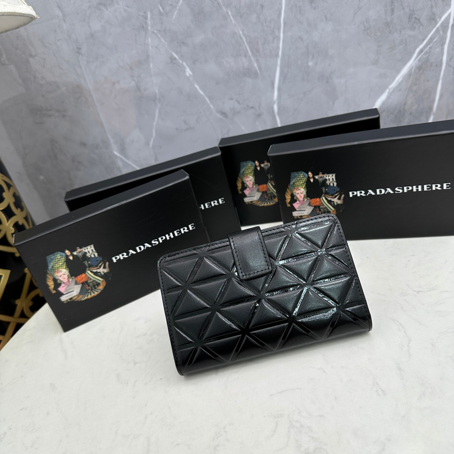PRADA プラダ ソフトカーフ トライアングル財布