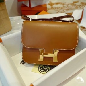 エルメス　コンスタンスミニ　ゴールド　バレニア　ゴールド金具　ショルダーバッグ 【新品】　HERMES Constance mini Gold(37) Barenia Gold Buckle