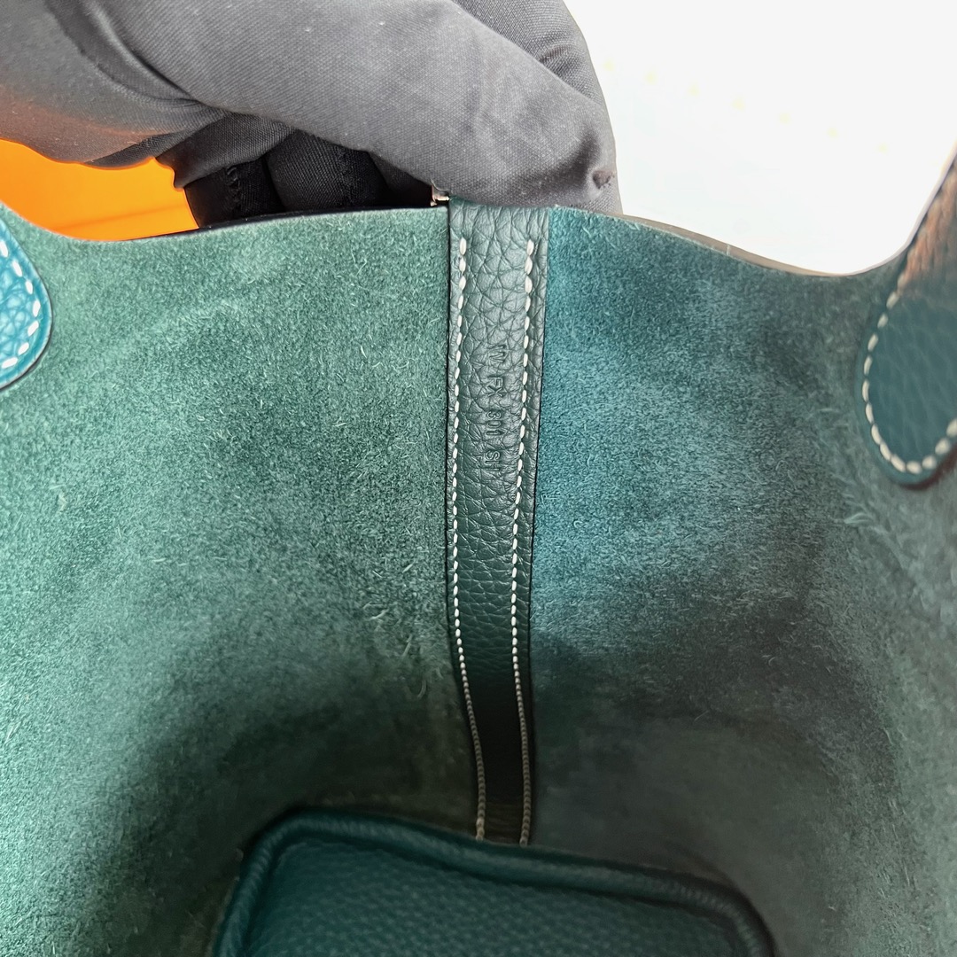 【美品 /Vert Cypres & Bleu Nuit & Noir】HERMES ピコタン 18 Hermes Picotin Lock 18 Casaque Vert Cypress, Bleu Nuit and